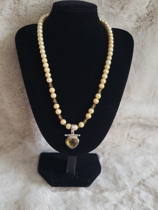 Jewelry - Vintage Genuine Pearl Necklace With A Large Golden Topaz Stone And Topaz Details